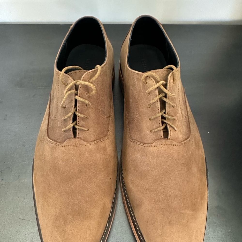 Elegant Tan Suede Oxfords with Sleek Silhouette